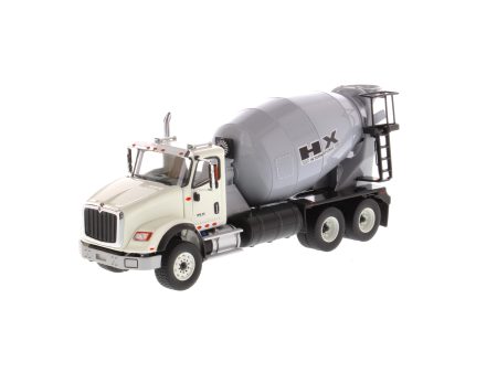 1:50 International HX615 Concrete Mixer - Cab: White   Mixer drum: Light Grey, 71014 Hot on Sale